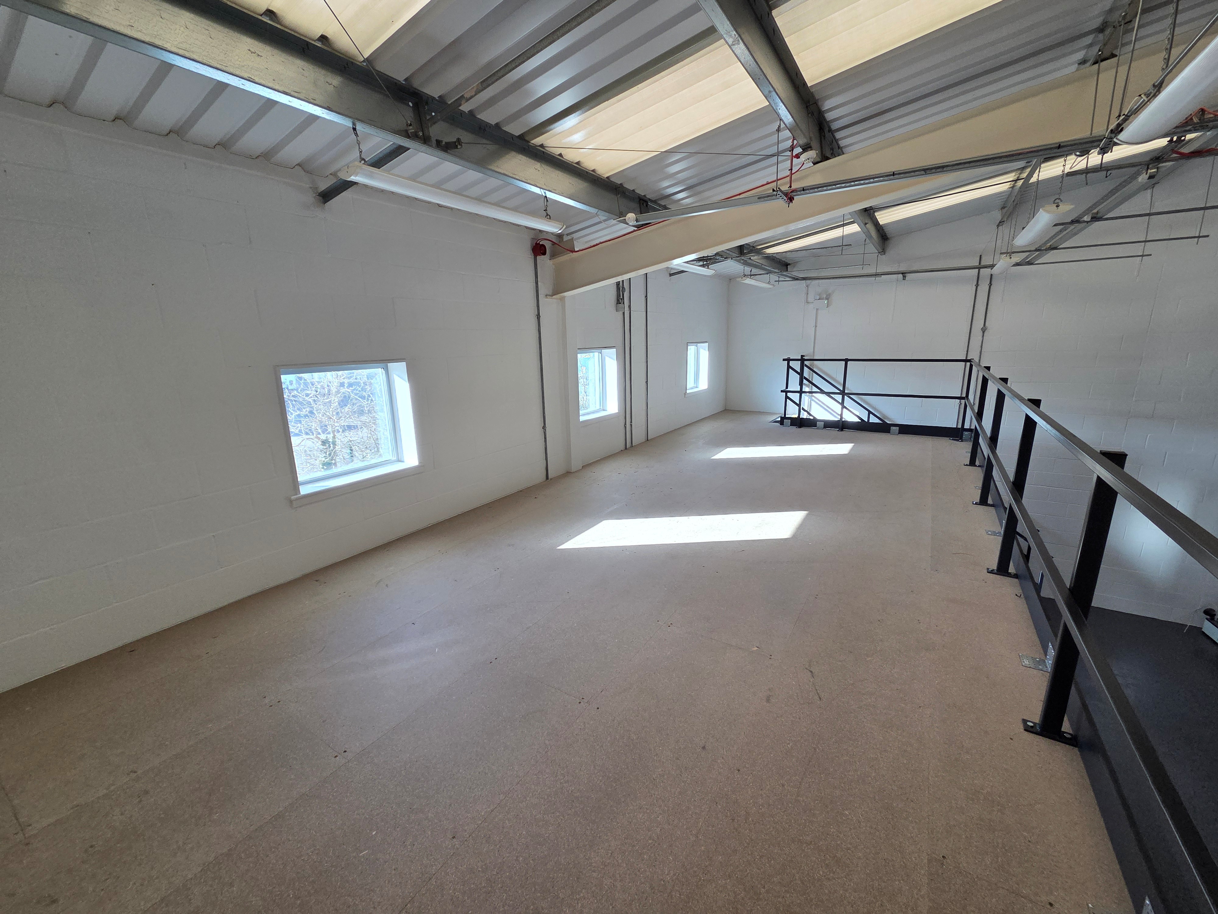 Office in Nuneaton - photo 4